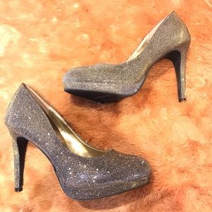 Sparkly Fiona pumps SIZE 9.5